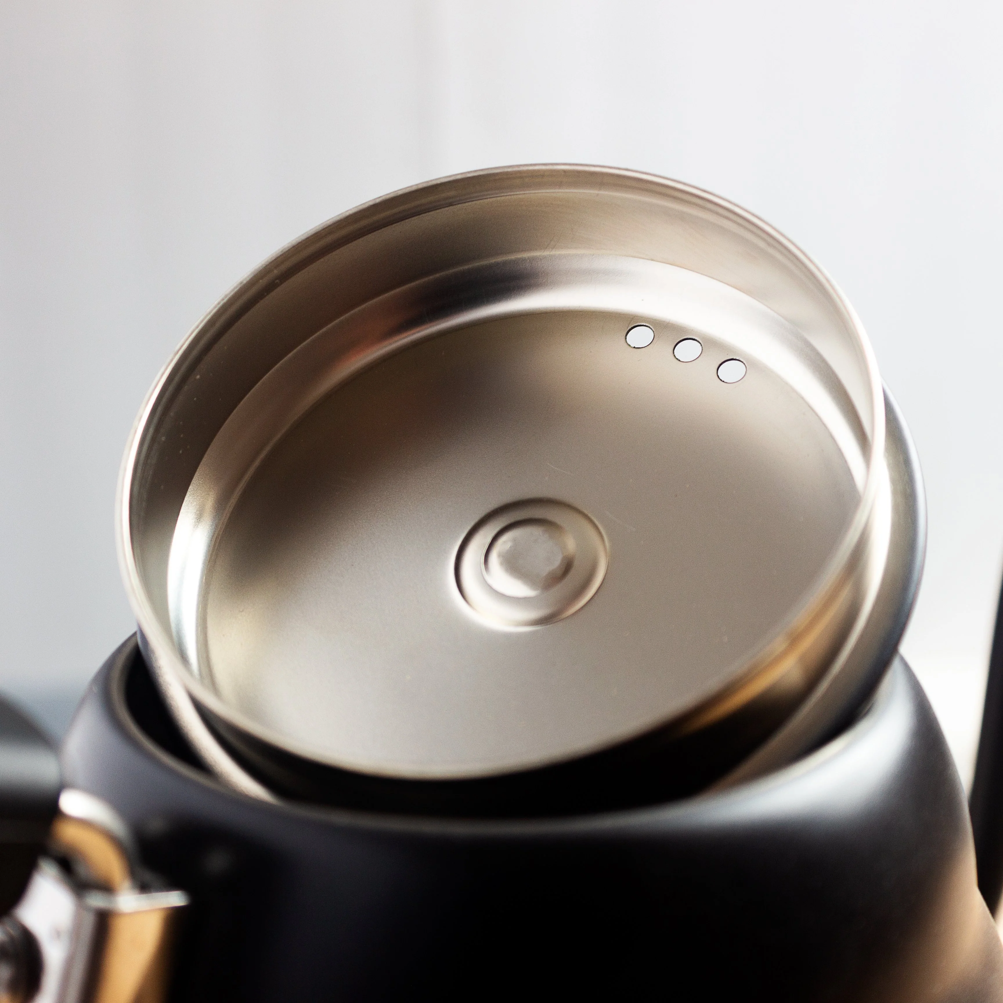 Hario® V60 Buono Coffee Drip Kettle - Image 4